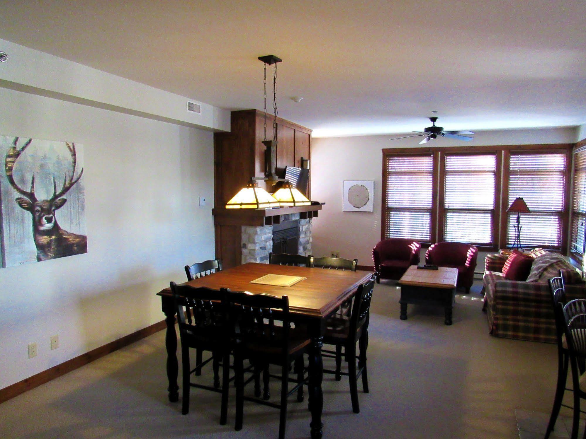 شقة Tremblant Les Eaux - Location Adp مونت تريمبلانت المظهر الخارجي الصورة
