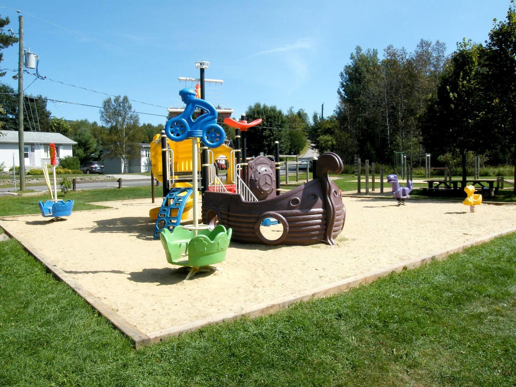 شقة Tremblant Les Eaux - Location Adp مونت تريمبلانت المظهر الخارجي الصورة